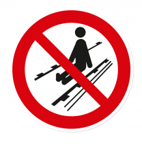 Verbotszeichen Personenbeförderung mit Stetigförderer verboten